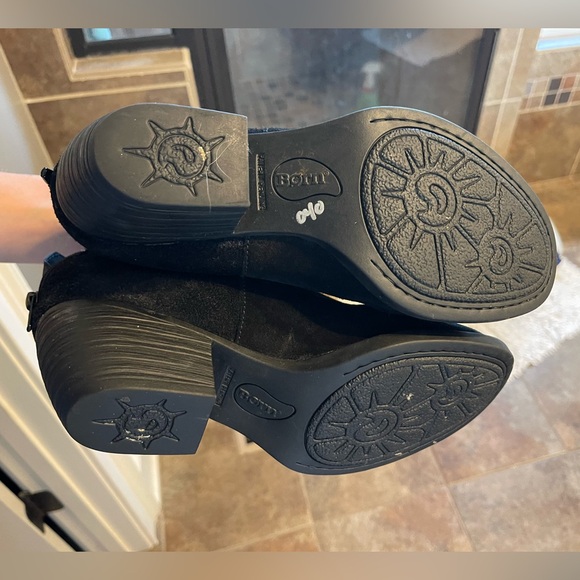 BORN low cutout boots, black suede low heel booties - Picture 5 of 5